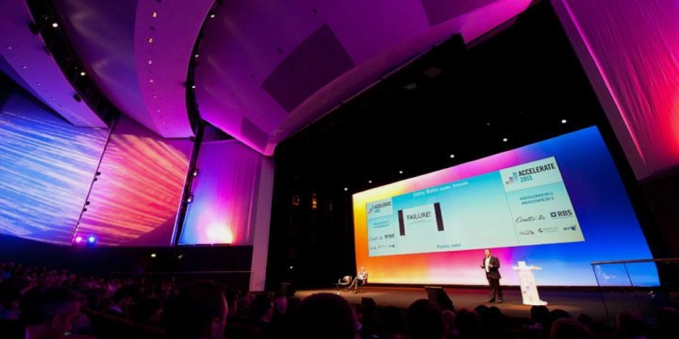 حضور فعال در مذاکرات و همایش‌های بین‌المللی